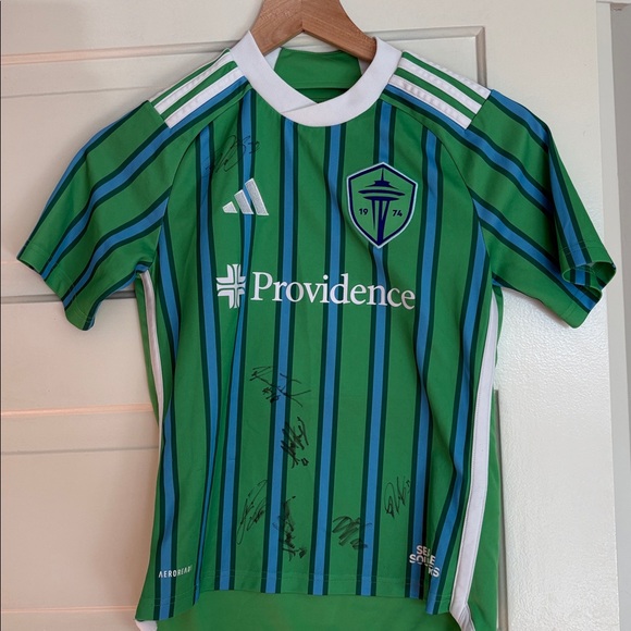 Signed Seattle Sounders Soccer Jersey - Picture 1 of 3